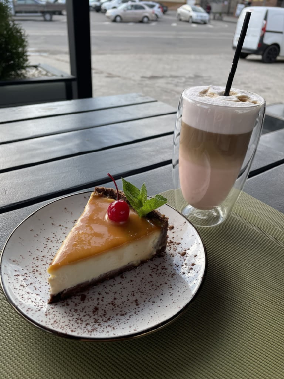 Класичний чізкейк з карамелю